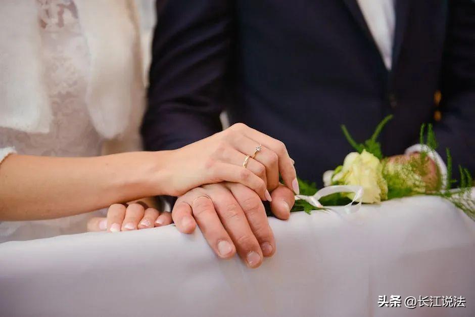 长江说法|结婚近20年后全职太太起诉离婚 竟发现丈夫是亿万富翁!