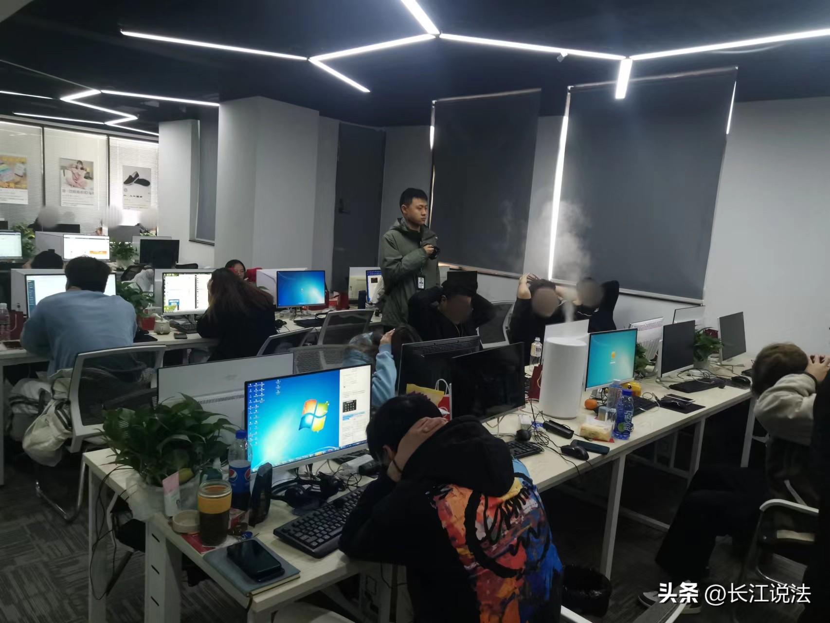 “开网店吗？来我直播间，躺赚的那种！” 小心！背后可能是刷单营造的假象