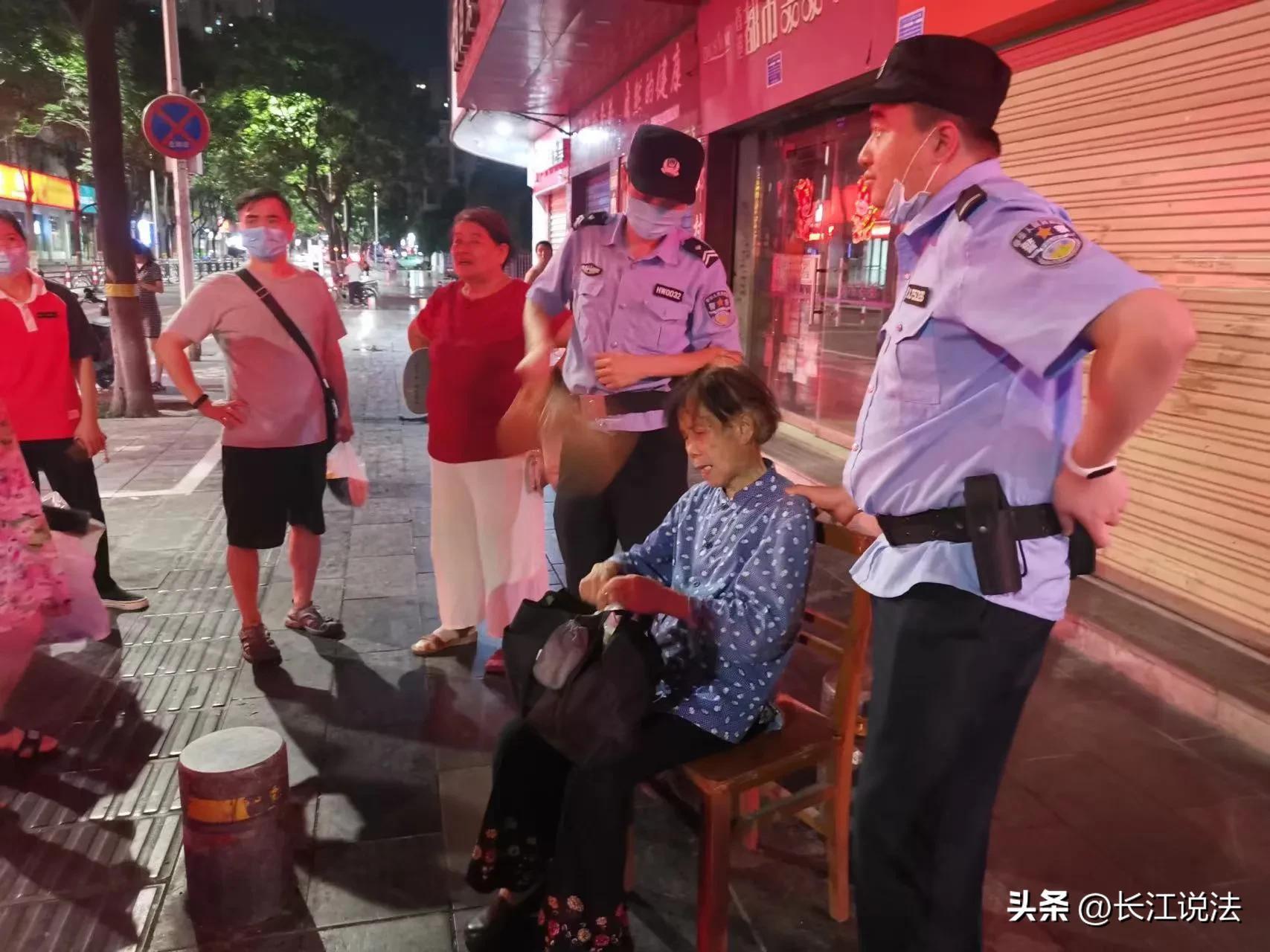 “百日行动”进行时丨夜巡途中遇中暑老人 宜昌西陵公安分局民辅警紧急救助