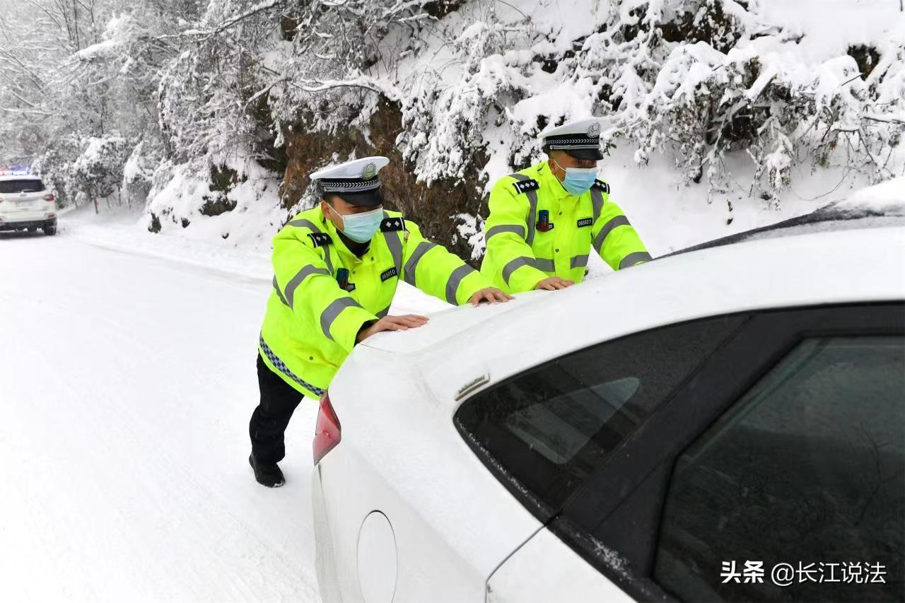 有“警”无险！保康全警上路护安保畅