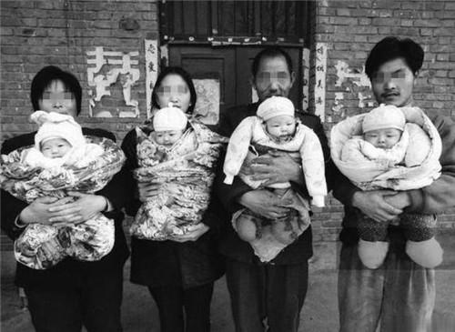 1999年，河南夫妻生下龙凤四胞胎无力抚养，今有车有房，幸福圆满