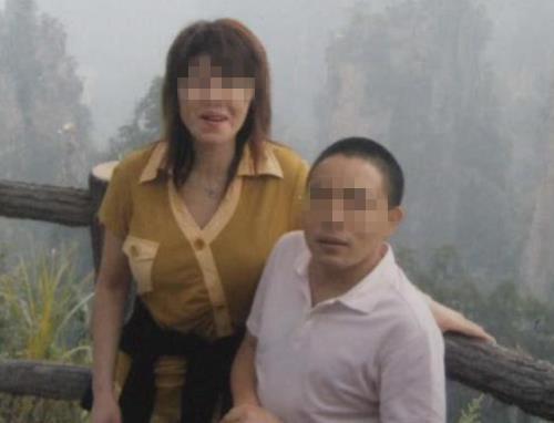 现实版潘金莲！2007年重庆1.34米富豪，被妻子迷晕毒杀，年仅38岁
