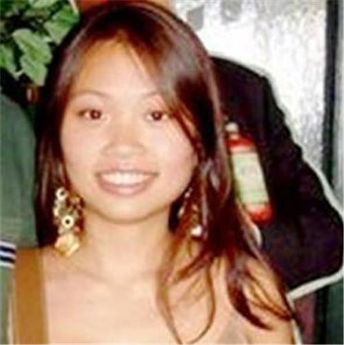2009年，美女新娘离奇失踪，婚礼当天发现尸体，被凶手塞在墙壁里
