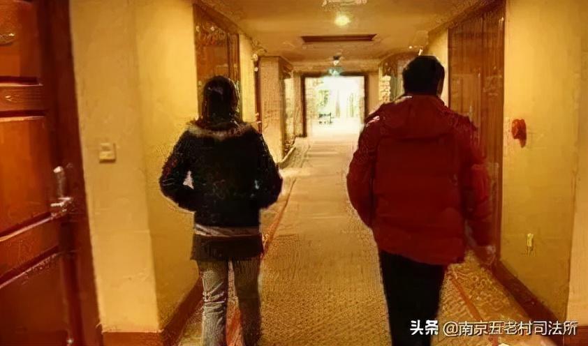 “非夫妻”住酒店，只登记一人身份证，被警察查到会怎么样？