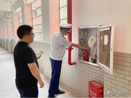 护航高考 湖北多地开展涉考场所消防“大体检”