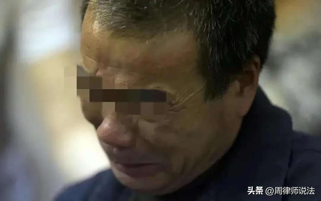 “恶心！他大庭广众之下往我嘴里塞阴毛！”二审：侮辱罪，判刑