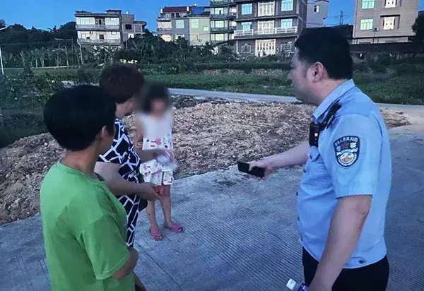 解救被“绑架”的女孩后，民警发现不对劲……