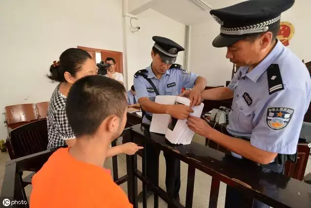 判缓刑，看守所放人时间是多久？